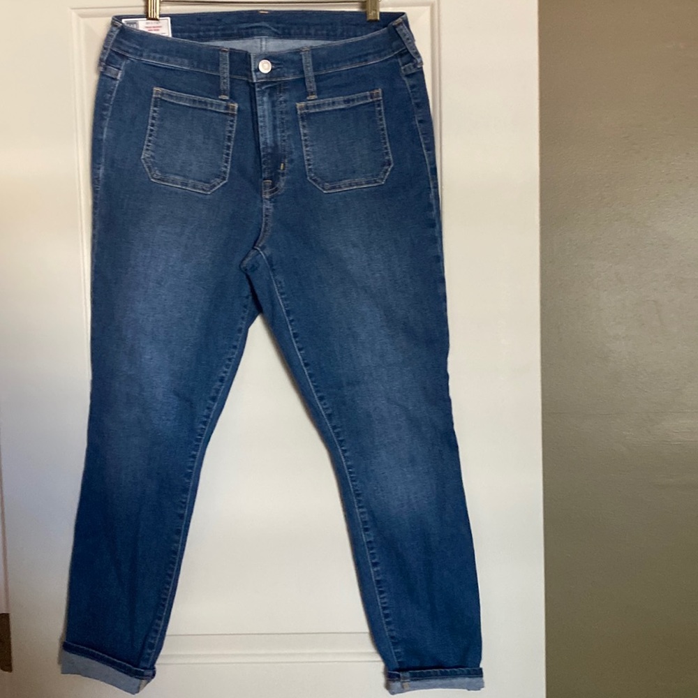 Gap true skinny mid rise jeans.